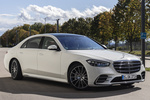Mercedes-Benz Clase S 500 4MATIC AMG Line Turismo Designo Diamond White Bright Exterior Lateral-Frontal 4 puertas