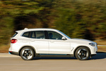 BMW iX3 Impressive Impressive Todo terreno Mineralweiss metalizado Exterior Lateral 5 puertas