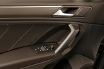 Volkswagen Tiguan 1.5 TSI 110 kW (150 CV) DSG R Line Todo terreno Interior Mandos puerta 5 puertas