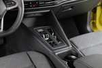 Volkswagen Golf 1.0 eTSI 81 kW (110 CV) DSG 7 vel.  Life Turismo Interior Consola Central 5 puertas