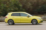 Volkswagen Golf 1.0 eTSI 81 kW (110 CV) DSG 7 vel.  Life Turismo Amarillo Lima Metalizado Exterior Lateral 5 puertas