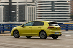 Volkswagen Golf 1.0 eTSI 81 kW (110 CV) DSG 7 vel.  Life Turismo Amarillo Lima Metalizado Exterior Lateral-Posterior 5 puertas
