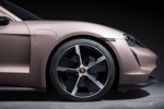 Porsche Taycan Taycan Taycan Turismo Frozenberry Metalizado Exterior Llanta 4 puertas