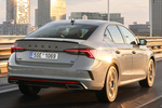Skoda Octavia RS 1.4 TSI iV 180 kW (245 CV) DSG RS iV Turismo Plata Brillante Metalizado Exterior Posterior-Lateral 5 puertas