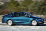 Skoda Octavia iV 1.4 TSI PHEV 150 kW (204 CV) DSG  Style  iV Turismo Azul Lava Metalizado Exterior Lateral 5 puertas