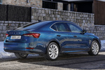 Skoda Octavia iV 1.4 TSI PHEV 150 kW (204 CV) DSG  Style  iV Turismo Azul Lava Metalizado Exterior Posterior-Lateral 5 puertas