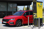 Skoda Octavia Combi RS 1.4 TSI iV 180 kW (245 CV) DSG Combi RS iV Turismo familiar Rojo Velvet Metalizado Exterior Toma de recarga 5 puertas