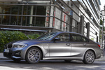 BMW Serie 3 320e M Sport Turismo Dravitgrau Metalizado Exterior Frontal-Lateral 4 puertas