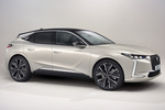 DS 4 E-TENSE 225 E-TENSE Performance Line Turismo Pearl White Exterior Lateral-Frontal 5 puertas
