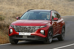 Hyundai Tucson 1.6 T-GDI HEV 169 kW (230 CV) 4x4 6AT Style H&iacute;brido Todo terreno Engine Red Exterior Frontal-Lateral 5 puertas