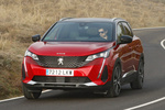 Peugeot 3008 PureTech 180 S&S EAT8 GT Pack Todo terreno Rojo Ultimate Exterior Frontal-Lateral 5 puertas