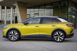 Volkswagen ID.4 150 kW (204 CV) 77 kWh 1st Max Todo terreno Honey Yellow Metalizado Negro Exterior Lateral 5 puertas