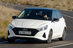 Hyundai i20 1.0 T-GDi 73,5 kW (100 CV) 48V Tecno Turismo Polar White Exterior Frontal-Lateral 5 puertas