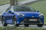 Toyota Mirai Luxury Luxury Marr&oacute;n Turismo Exterior Lateral-Frontal 4 puertas