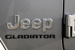 Jeep Gladiator Diesel 3.0 194 kW (264 CV) Auto 4x4 Overland Pick up Billet Silver Metalizado Exterior Detalle 4 puertas