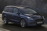 Ford Galaxy 2.5 FHEV 140 kW (190 CV) Titanium Monovolumen Azul Pantera Exterior Lateral-Frontal 5 puertas