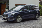 Ford Galaxy 2.5 FHEV 140 kW (190 CV) Titanium Monovolumen Azul Pantera Exterior Frontal-Lateral 5 puertas