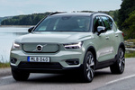 Volvo XC40 P8 AWD Recharge Recharge Todo terreno Verde Sage Exterior Frontal-Lateral 5 puertas