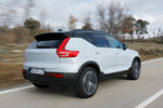 Volvo XC40 T2 R-Design Todo terreno Crystal White Metallic  Exterior Posterior-Lateral 5 puertas