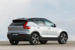 Volvo XC40 T2 R-Design Todo terreno Crystal White Metallic  Exterior Posterior-Lateral 5 puertas