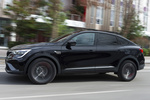 Renault Arkana TCe 103 kW (140 CV) EDC Micro H&iacute;brido R.S. Line Todo terreno Negro Sport Exterior Frontal-Lateral 5 puertas
