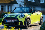 MINI MINI Cabrio John Cooper Works Autom&aacute;tico Cabrio John Cooper Works Descapotable Zesty Yellow Exterior Frontal-Lateral 2 puertas