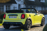 MINI MINI Cabrio John Cooper Works Autom&aacute;tico Cabrio John Cooper Works Descapotable Zesty Yellow Exterior Posterior-Lateral 2 puertas
