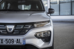 Dacia Spring Electric 45 (33 kW) Comfort Todo terreno Gris Rayo Exterior Faro 5 puertas