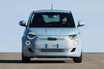 Fiat 500 500e 87 kW (118 CV) 500e Icon Turismo Azul Celestial Exterior Frontal 2 puertas