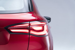 MG EHS EHS Plug-In Hybrid Luxury Todo terreno Phantom Red Exterior Pilotos 5 puertas