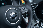 MG EHS EHS Plug-In Hybrid Luxury Todo terreno Interior Mandos volante 5 puertas