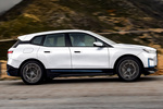 BMW iX xDrive40 Essence BMWi Blau Todo terreno Alpinweiss Exterior Lateral 5 puertas