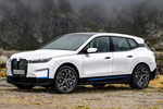 BMW iX xDrive40 Essence BMWi Blau Todo terreno Alpinweiss Exterior Frontal-Lateral 5 puertas
