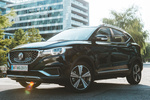MG ZS ZS EV Luxury Todo terreno Pebble Black Exterior Frontal-Lateral 5 puertas