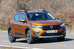Dacia Sandero 74 kW (100 CV) ECO-G Stepway Comfort Stepway Turismo Naranja Atacama Exterior Lateral-Frontal 5 puertas
