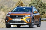 Dacia Sandero 74 kW (100 CV) ECO-G Stepway Comfort Stepway Turismo Naranja Atacama Exterior Frontal-Lateral 5 puertas
