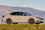 Skoda Octavia RS 2.0 TSI 180 kW (245 CV) DSG RS Turismo Plata Brillante Metalizado Exterior Lateral 5 puertas
