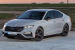 Skoda Octavia RS 2.0 TSI 180 kW (245 CV) DSG RS Turismo Plata Brillante Metalizado Exterior Frontal-Lateral 5 puertas