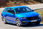 Skoda Octavia Combi RS 2.0 TSI 180 kW (245 CV) DSG Combi RS Turismo familiar Azul Race Metalizado Exterior Cenital-Lateral-Frontal 5 puertas