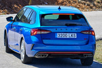 Skoda Octavia Combi RS 2.0 TSI 180 kW (245 CV) DSG Combi RS Turismo familiar Azul Race Metalizado Exterior Lateral-Posterior 5 puertas