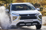 Mitsubishi Eclipse Cross PHEV Kaiteki+ 4WD PHEV Kaiteki+ Todo terreno Blanco Diamante metalizado Exterior Lateral-Frontal 5 puertas