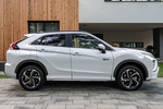 Mitsubishi Eclipse Cross PHEV Kaiteki+ 4WD PHEV Kaiteki+ Todo terreno Blanco Diamante metalizado Exterior Lateral 5 puertas