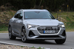 Audi e-tron Sportback 50 quattro Sportback S line Todo terreno Plata Florete metalizado Exterior Lateral-Frontal 5 puertas