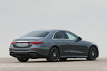 Mercedes-Benz Clase S 400 d 4MATIC AMG Line con Paquete Night Turismo Gris selenita metalizado Exterior Posterior-Lateral 4 puertas