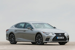 Lexus LS 500h AWD Luxury L-Aniline Turismo Plata Lunar Exterior Lateral-Frontal 4 puertas