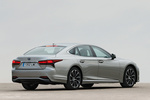 Lexus LS 500h AWD Luxury L-Aniline Turismo Plata Lunar Exterior Posterior-Lateral 4 puertas