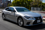 Lexus LS 500h AWD Luxury Advanced Drive Turismo Iridio Sonic Exterior Lateral-Frontal 4 puertas