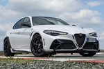 Alfa Romeo Giulia GTA GTA Turismo Bianco Trofeo Exterior Lateral-Frontal 4 puertas