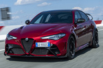 Alfa Romeo Giulia GTAm GTAm Turismo Rojo Etna Exterior Frontal-Lateral 4 puertas