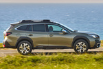 Subaru Outback 2.5i Lineartronic Touring Turismo familiar Autumn Green Metallic Exterior Lateral 5 puertas